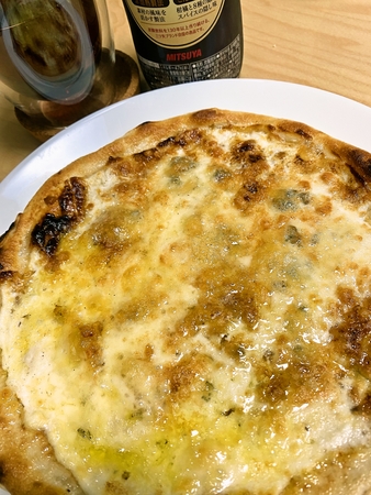 ゴルゴンゾーラチーズピザ