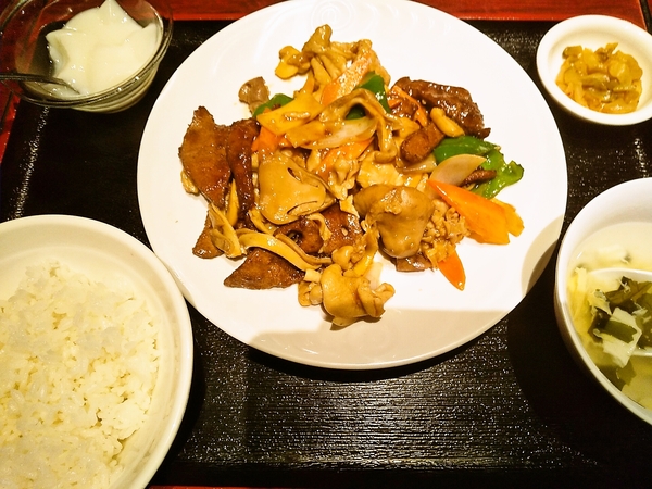 3種のホルモン炒め定食