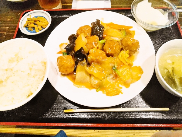 肉団子と白菜炒め定食