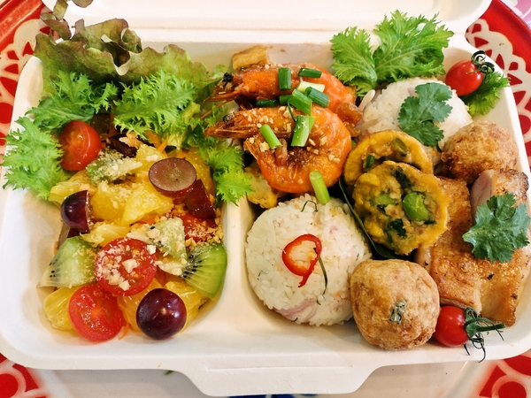 アヤム特製お花見弁当