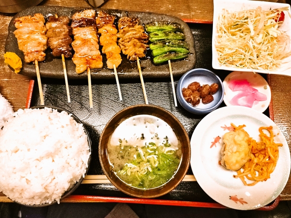 釧路たま鳥で炭火焼鳥定食1000円