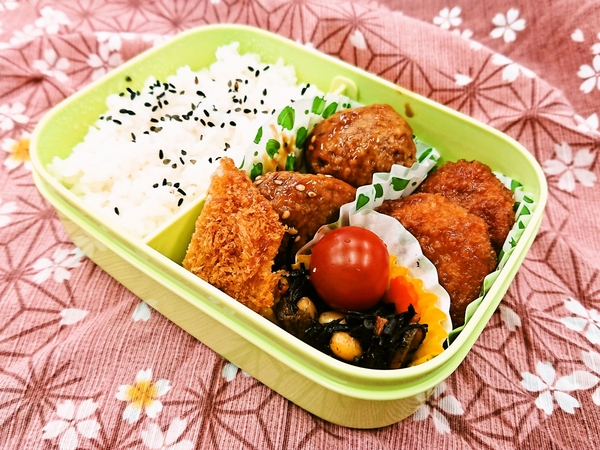 今日の愛妻弁当♪220330