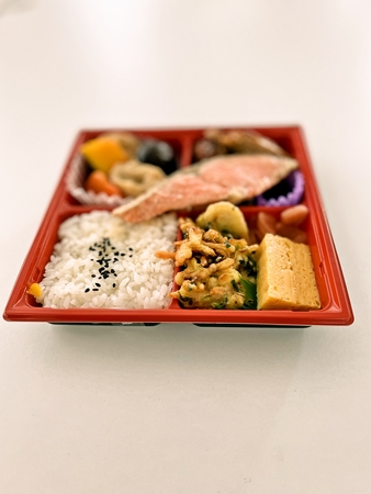 セブンイレブンの10品目弁当
