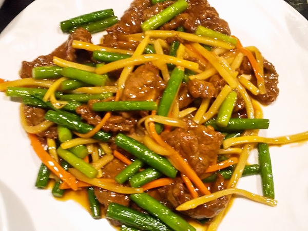 牛肉とニンニクの芽炒め