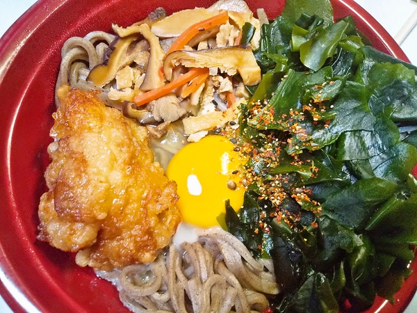 キノコ鶏ワカメそば