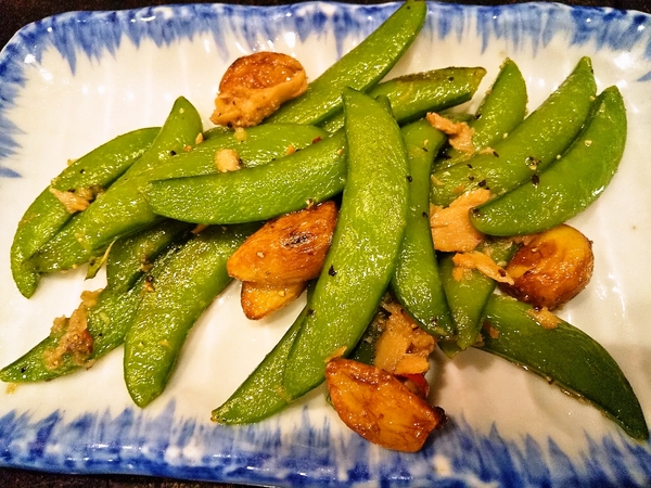 さやえんどうとニンニク炒め