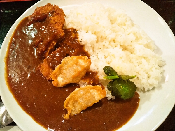 揚げ餃子カツカレー