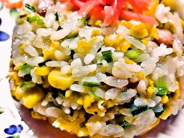家の残り物で本日のランチ「チャーハン」
