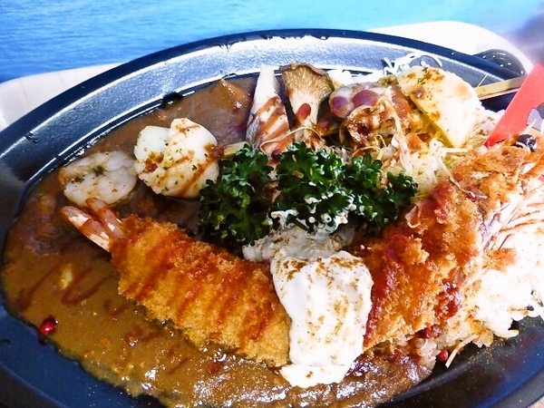 ジャンボエビフライと海鮮ブロシェットのカレーライス♪