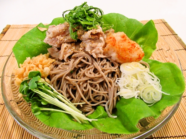 豚しゃぶのくるみだれ蕎麦