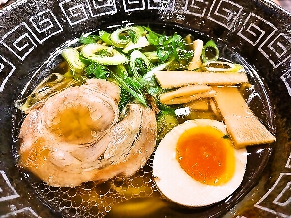 土山ＳＡの黄金しょうゆラーメン