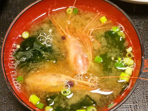 海老頭入りの味噌汁