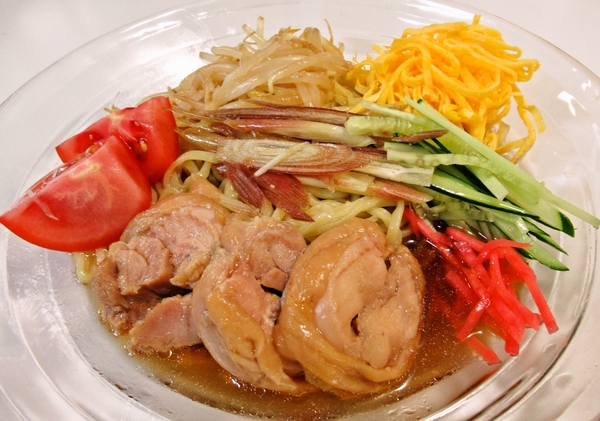 手作り鶏チャーシューの黒酢冷やし中華