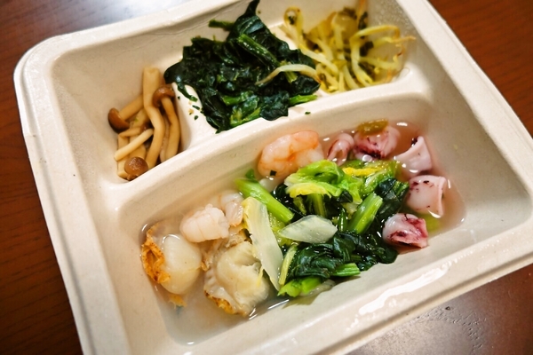 海鮮の湯引きスープ仕立て