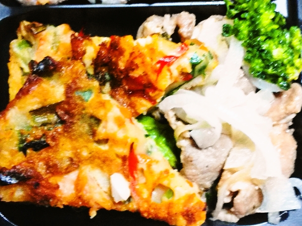 チヂミと焼豚肉