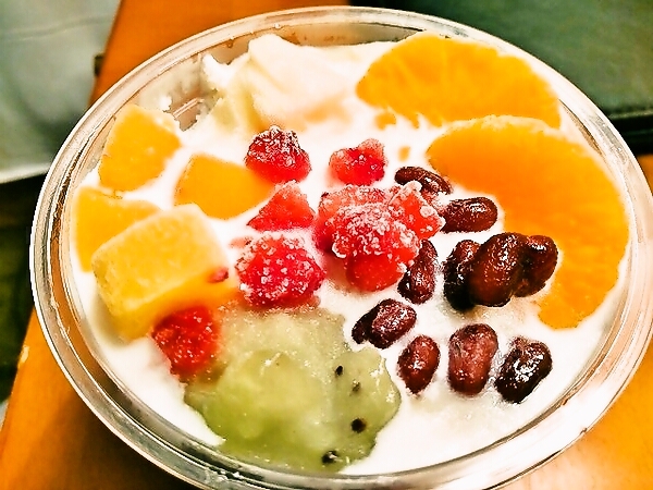 たっぷりフルーツ「しろくま」