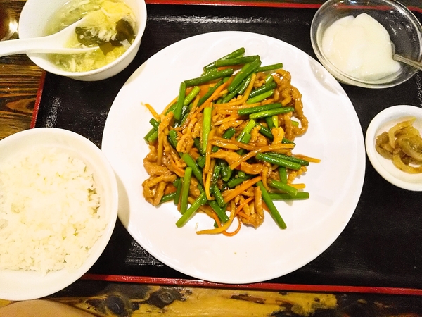 豚肉とニンニクの芽炒めランチ