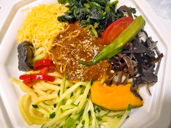 10種野菜のジャージャー麵