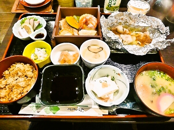 地獄づくし御膳　別府鉄輪にて