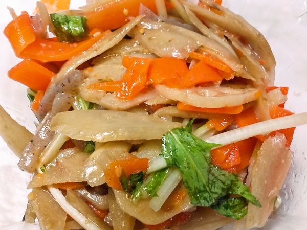 和食材のサラダ