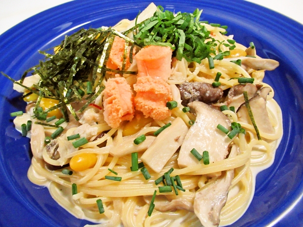 きのこと炙り明太子のクリームパスタ