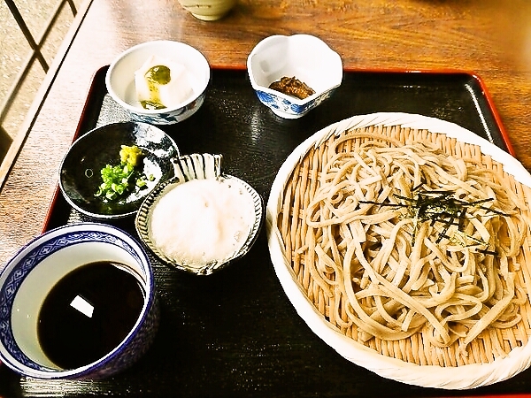大分軒耶馬溪でとろろ付きザルそば