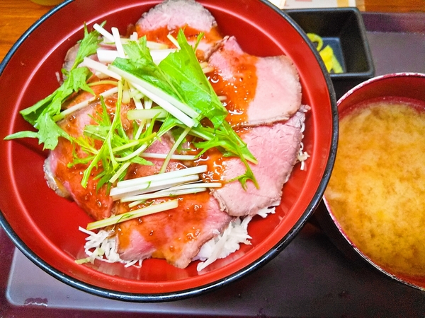 ローストビーフ丼ランチ