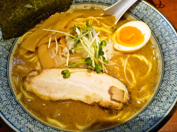 濃厚煮干し味噌ラーメン