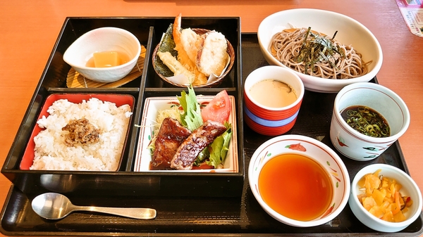 和食さとの「お昼の選べるさと和膳」