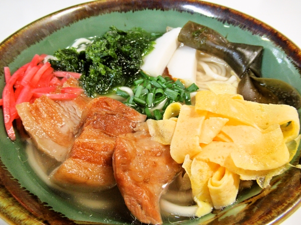 手作り豚角煮の沖縄そば