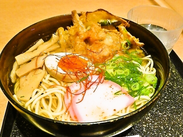 新大阪そば　でも麺は中華麺♪