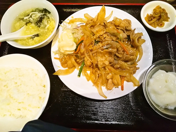 てんこ盛り生姜焼き定食