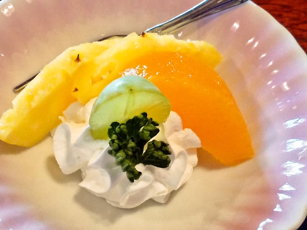 デザートにパセリが…