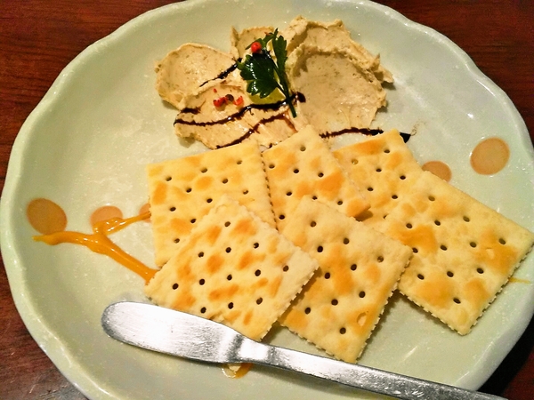 岩海苔チーズのクラッカー添え