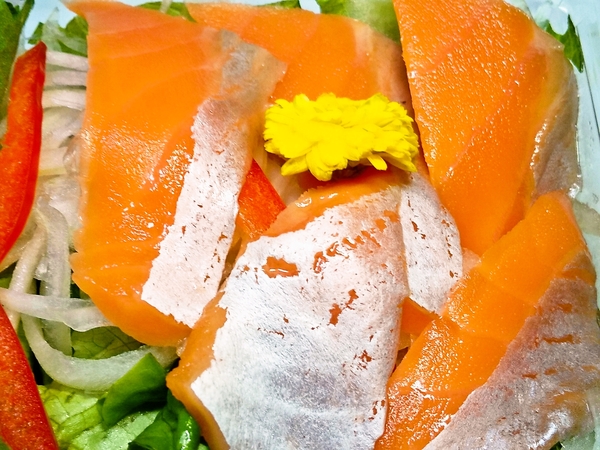 サーモンサラダ