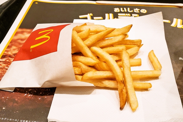 マクドナルドで早朝4時過ぎに「フライドポテト」をいただきました