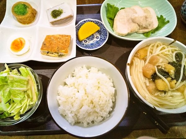 煮込みうどん定食