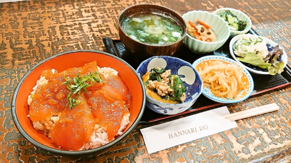 HANNARI DO＠京都・福知山の日替わりランチ「びんちょうまぐろ漬け丼」