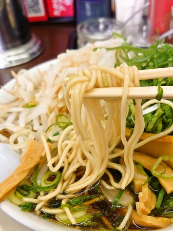 たかばしラーメン　麺はバリカタが好み