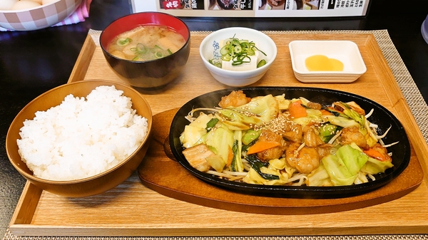 とりいち食堂＠京都・福知山の牛ホルモン定食