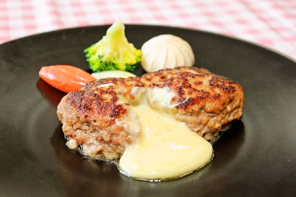 チーズとろけるハンバーグ☆