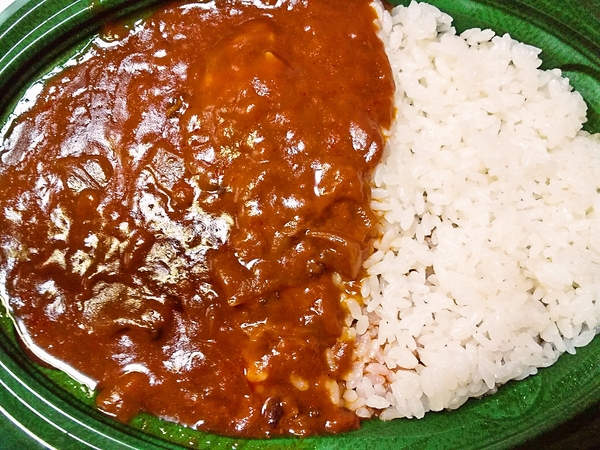 賞味期限2013年5月のレトルトハヤシ