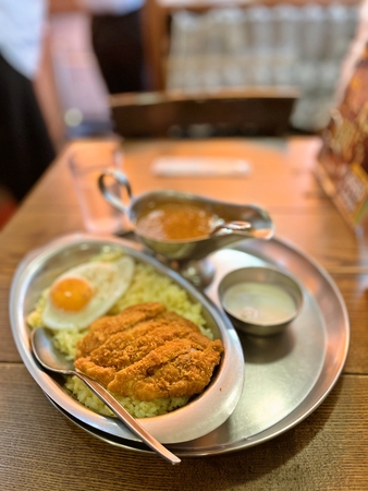 キーマカツカレー