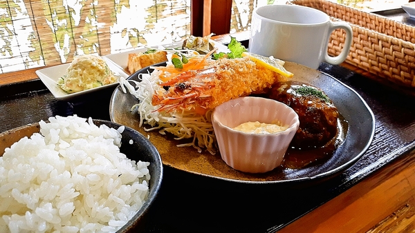 cafe A-DAY 裏メニュー エビバーグ