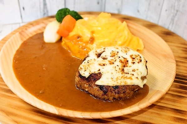 チーズハンバーグオムカレー☆