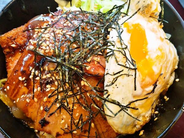 ベーコンエッグ丼