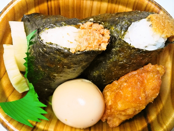 おにぎり弁当