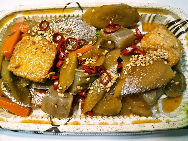 コンニャクとゴボウで食物繊維補給！